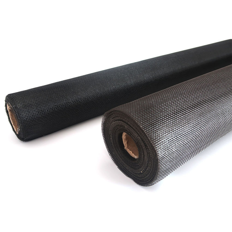 Écran en fibre de verre recouvert de charbon noir en PVC Résistant aux parasites Installation avec un diamètre de fil de 0,33 mm