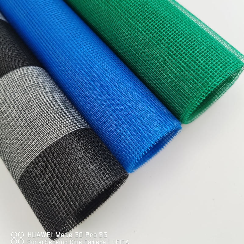 Rouleau de moustiquaires en fibre de verre en tissage simple pour une protection résistante au feu et respirante