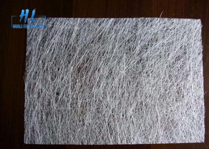 Matte en fibre de verre blanche tissée en rouleau E résine de verre compatible avec le polyester et l'ester de vinyle