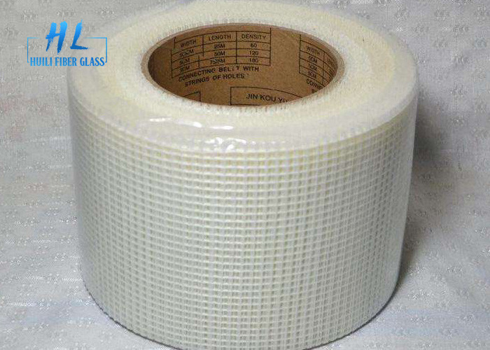 couleur blanche de bande auto-adhésive de fibre de verre de 60g 3*3mm pour réparer des fissures de mur