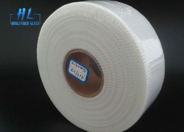 couleur blanche de bande auto-adhésive de fibre de verre de 60g 3*3mm pour réparer des fissures de mur