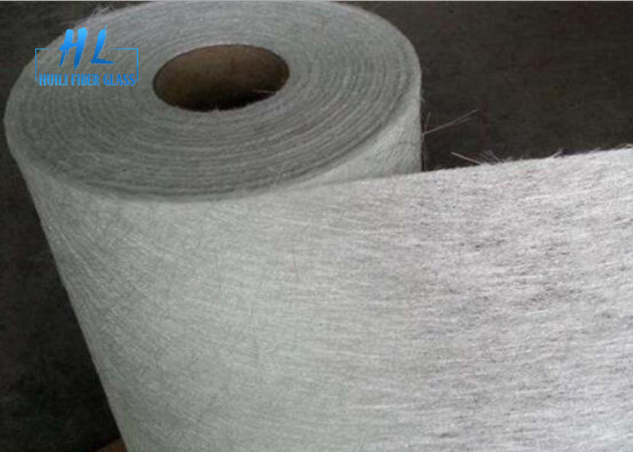 Mat de fibre de verre blanche tranchée à travers le fil avec roulement à base de silane