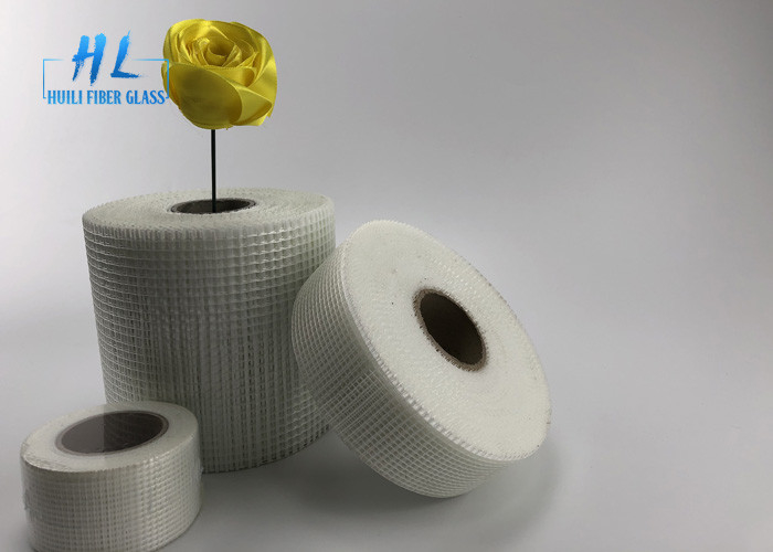 bande auto-adhésive de cloison sèche de couleur de blanc de 45mm * de 90m, bande adhésive de maille de fibre de verre