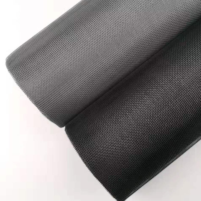Maille noire d'insecte de fibre de verre de charbon de bois de 18*14 0.33mm pour la piscine et le patio