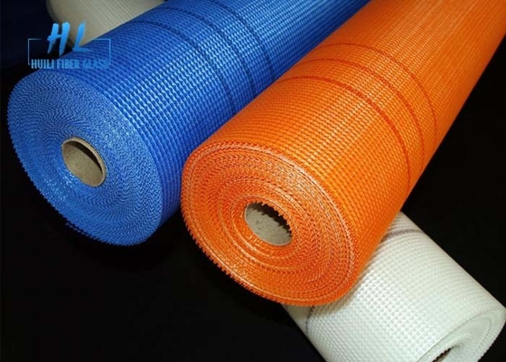 Bande auto-adhésive de maille de fibre de verre durable et résistante aux agents chimiques