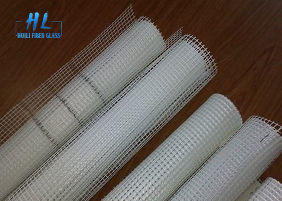 Réseau de fibres de verre coloré / filet en fibre de verre pour 200m longueur rouleaux en verre 5 * 5mm trous carrés