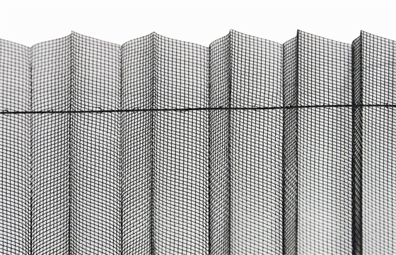 Maille plissée par polyester gris de maille de la couleur 17*15 pour les portes coulissantes